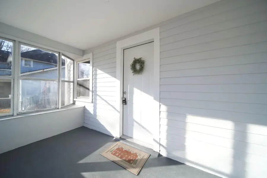 208 Bates Street, Jackson, MI 49202 - Image #2