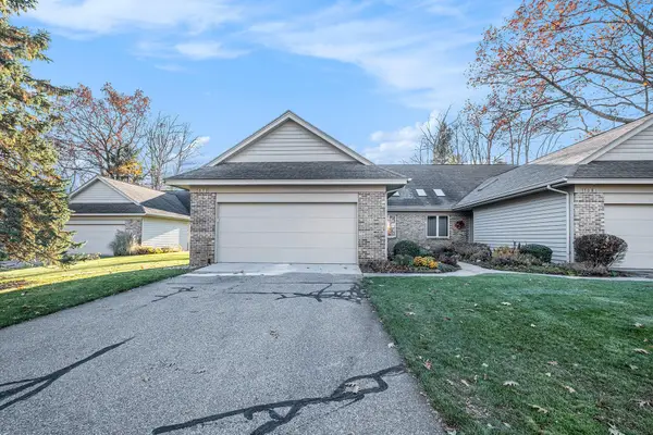 7079 Treetop Lane Ne, Rockford, MI 49341