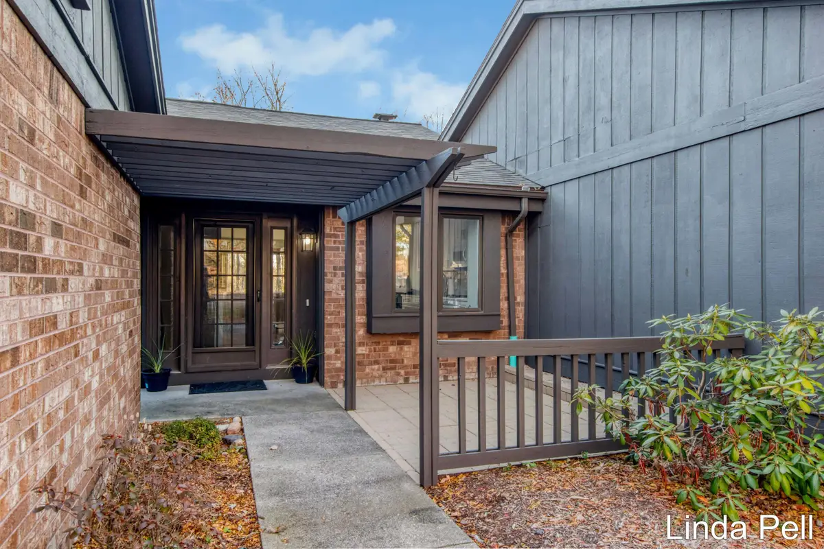 3444 Eagle Ridge Court Ne #6, Grand Rapids, MI 49525 - Image #1