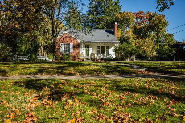 2635 Elmwood Drive Se, Grand Rapids, MI 49506