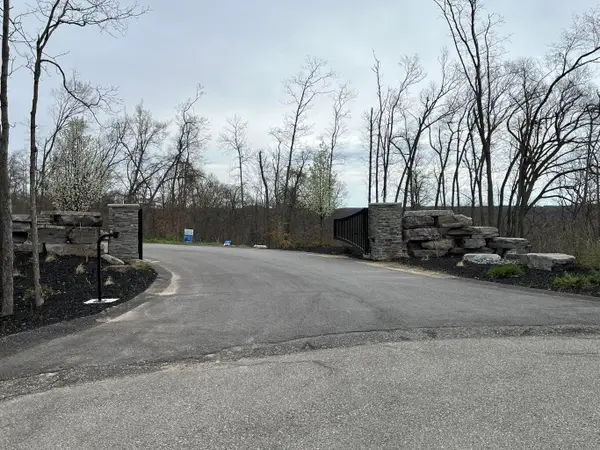 12873 Triple Oak Drive Ne #13, Lowell, MI 49331