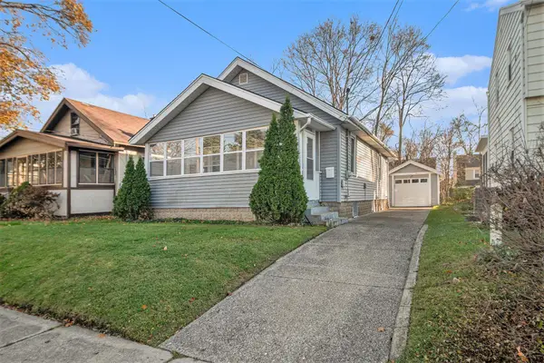 612 Woodridge Street Ne, Grand Rapids, MI 49505