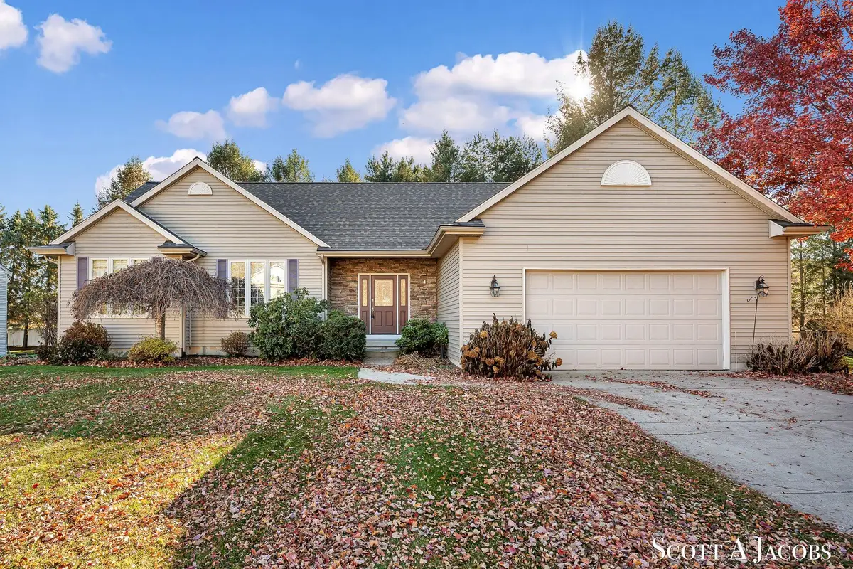3820 Windwood Drive Ne, Rockford, MI 49341 - Image #1
