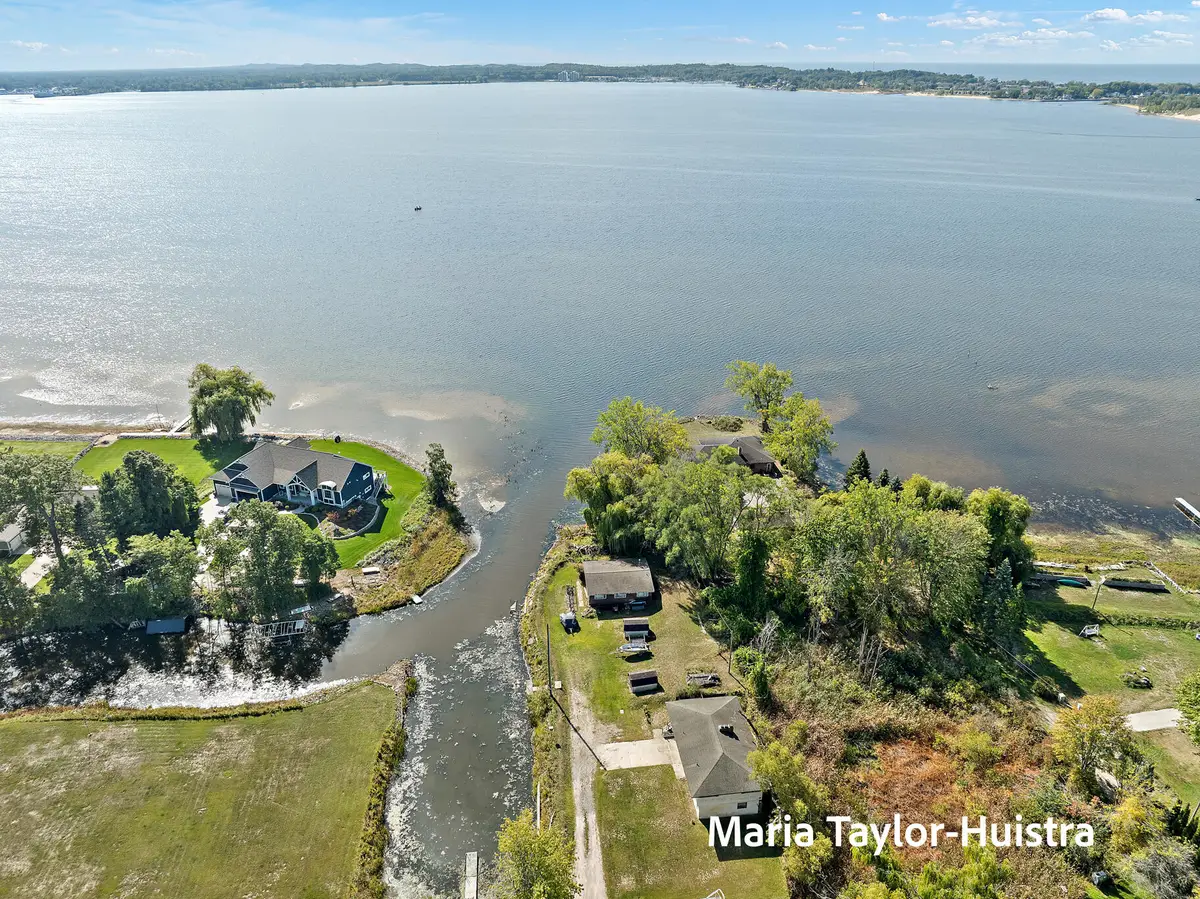 301/319 Birch Drive, Muskegon, MI 49445 - Image #1