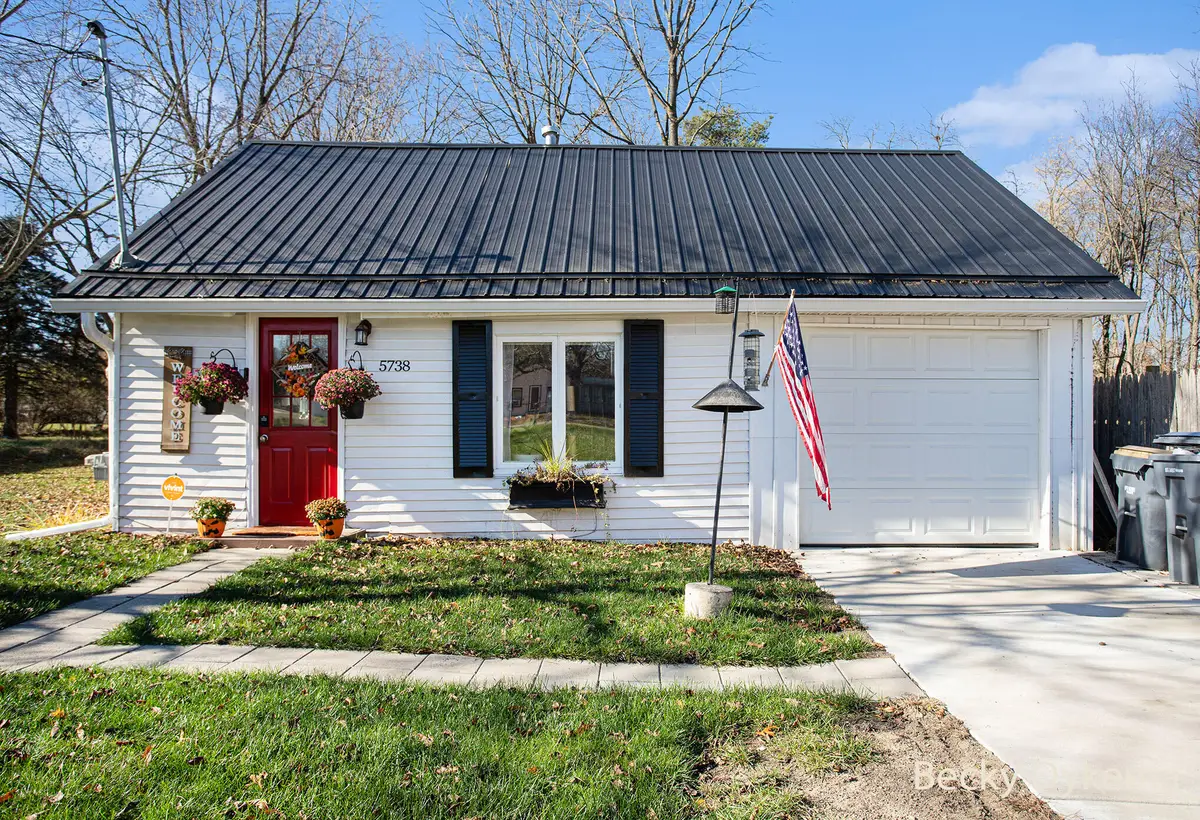 5738 Mount Vernon Avenue, Portage, MI 49024 - Image #1