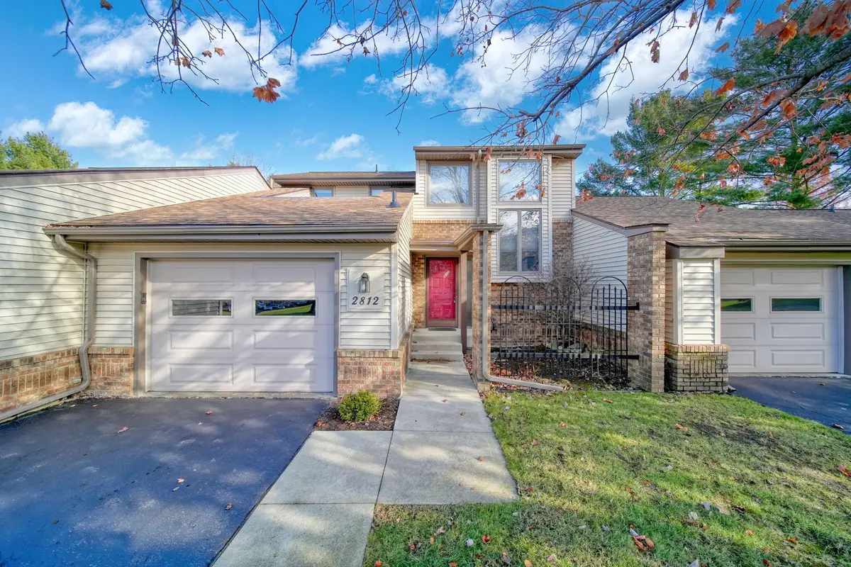 2812 S Wooddale Drive #2, Jackson, MI 49203 - Image #1