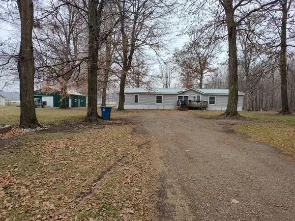 1233 Robinson Road, Quincy, MI 49082