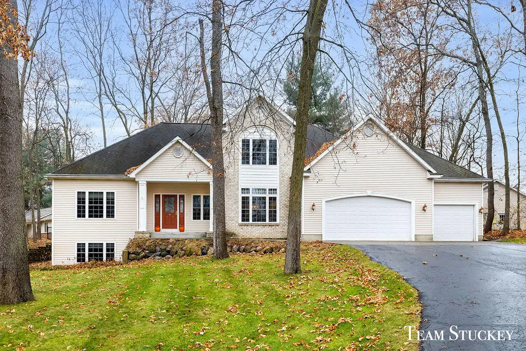 8550 Garbow Court Se, Alto, MI 49302 - Image #1