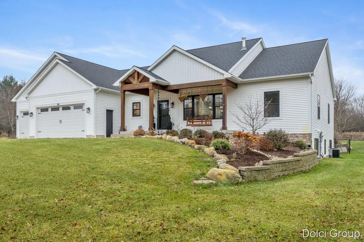 3811 Peach Ridge Avenue Nw, Grand Rapids, MI 49544 - Image #1