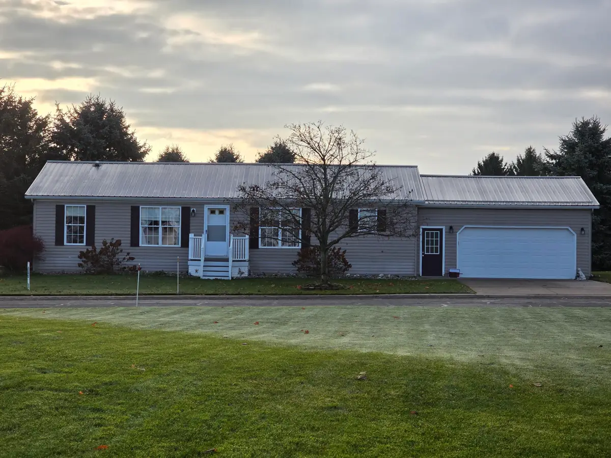1302 Country View Lane, Fremont, MI 49412 - Image #1