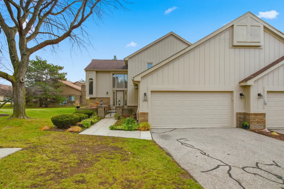 37692 N Laurel Park Drive, Livonia, MI 48152 - Image #1