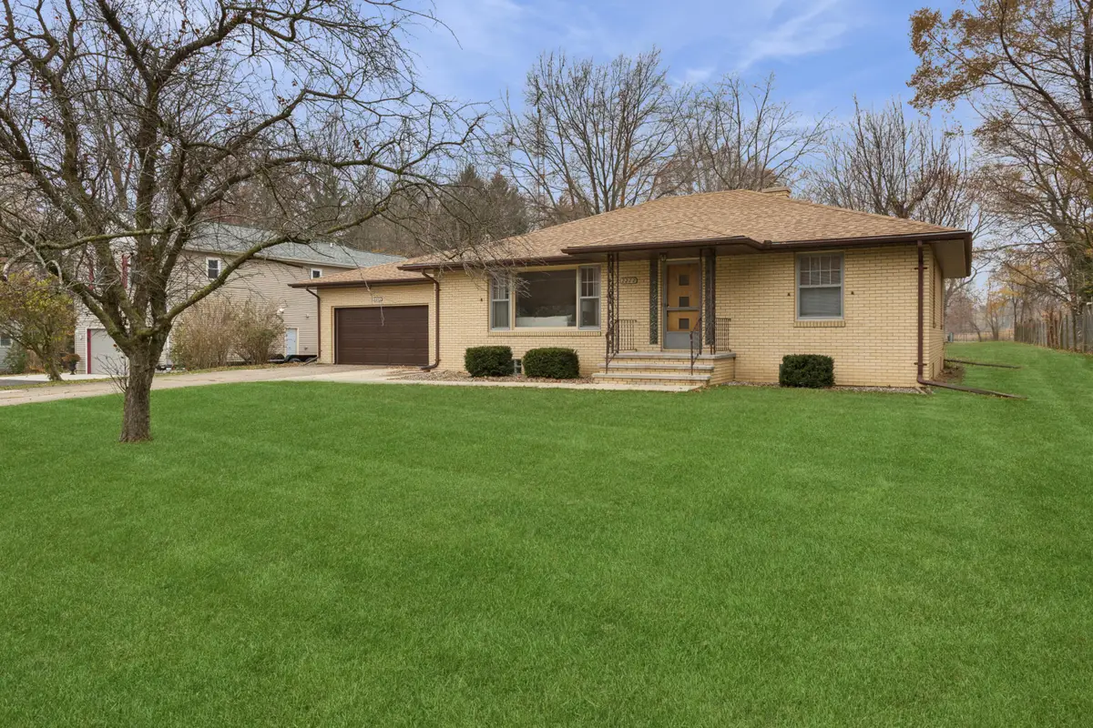 2272 Washington Avenue, Saint Joseph, MI 49085 - Image #1