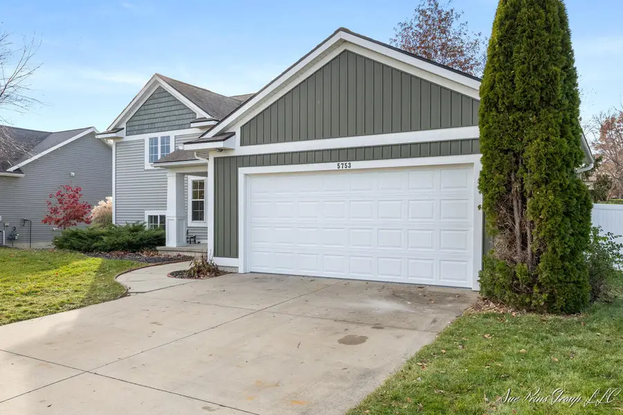 5753 Rodney Drive Sw, Wyoming, MI 49418 - Image #3