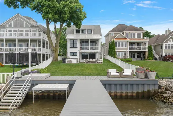 579 Crescent Drive, Holland, MI 49423