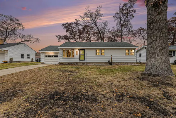 1674 Columbus Avenue, Norton Shores, MI 49441