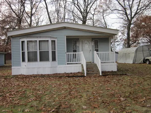 52484 N Point Drive, Mattawan, MI 49071