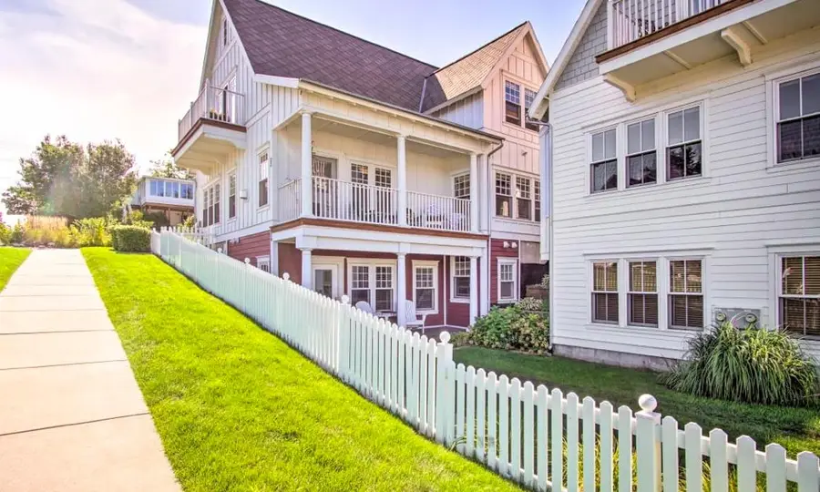 20 Lafayette Avenue #10, Grand Haven, MI 49417 - Image #3