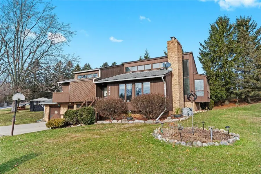 2725 Cooley Lake Road, Highland, MI 48356 - Image #3