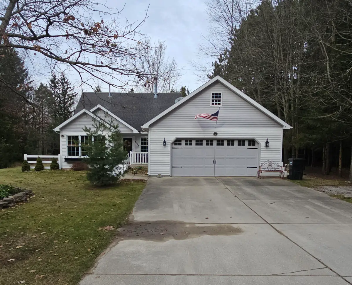 9138 White Pine Drive, Canadian Lakes, MI 49346 - Image #1