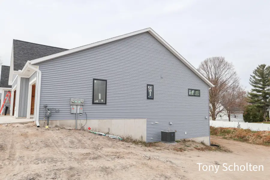 5151 Blendon Meadow Circle #29, Hudsonville, MI 49426 - Image #2