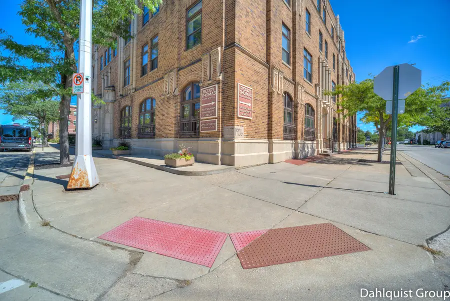 297 W Clay Avenue #411, Muskegon, MI 49440 - Image #2