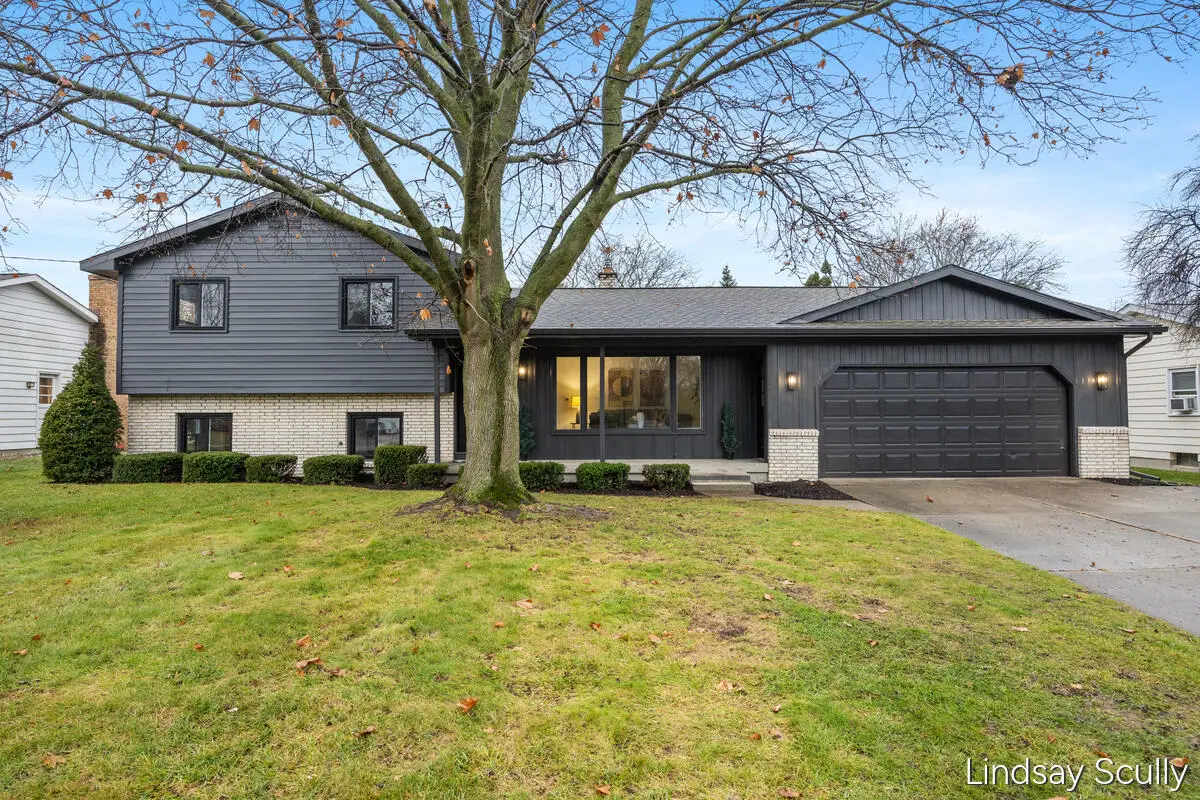 5899 Pinetree Avenue Se, Kentwood, MI 49508 - Image #1