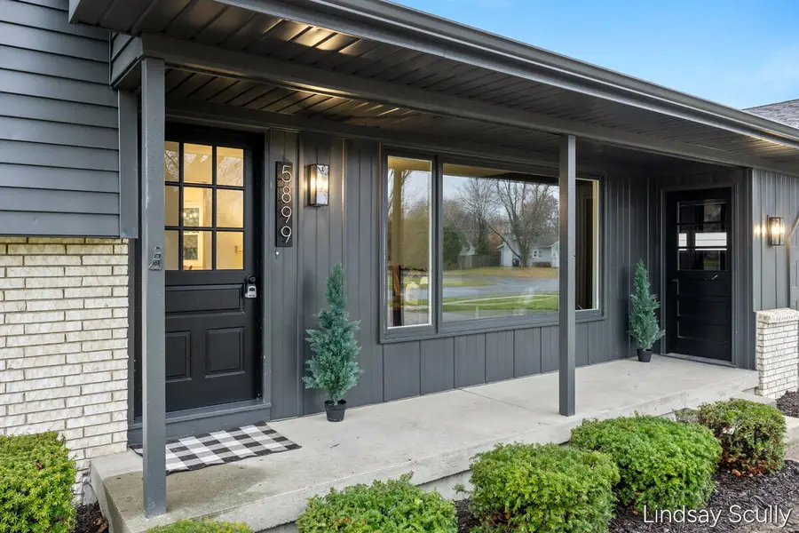 5899 Pinetree Avenue Se, Kentwood, MI 49508 - Image #2