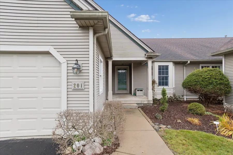 201 Pierce Lake Drive, Chelsea, MI 48118 - Image #3