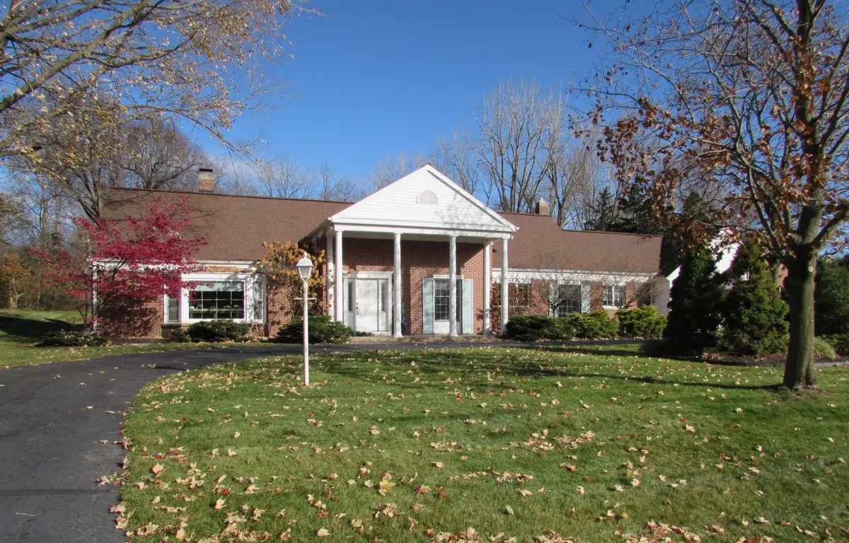 1852 N Walmont Drive, Jackson, MI 49203 - Image #1