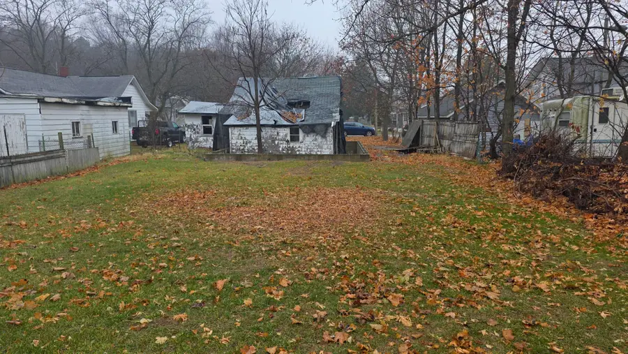 402 Pine Street, Shelby, MI 49455 - Image #2