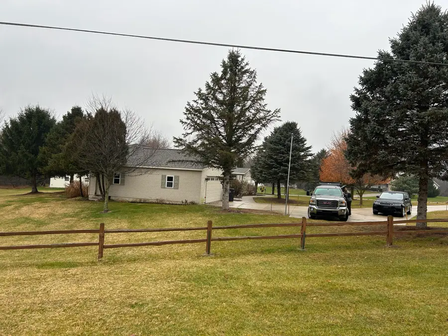 8715 Little Bend Court, Middleville, MI 49333 - Image #2