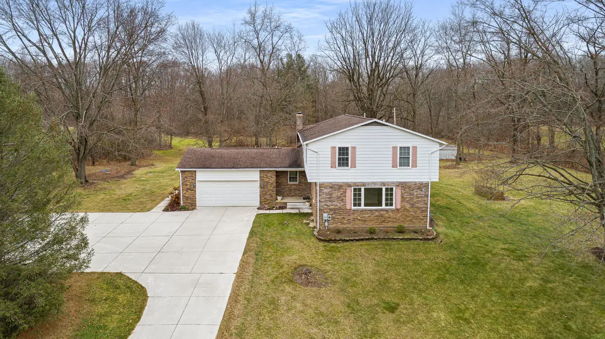21850 Natasha Lane, South Lyon, MI 48178 - Image #1