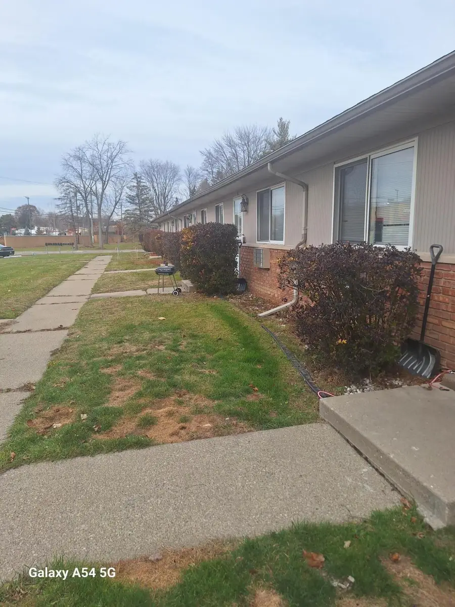 22700 Stair Drive, Clinton Township, MI 48036 - Image #2