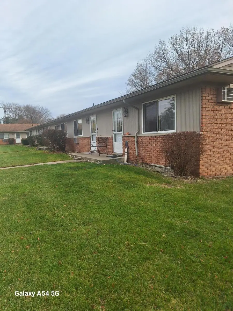 22700 Stair Drive, Clinton Township, MI 48036 - Image #3