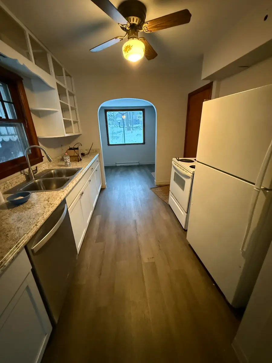 99 Vanderveen Avenue, Holland, MI 49424 - Image #2