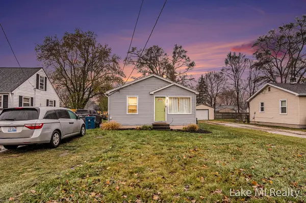 82 Peony Street Sw, Grand Rapids, MI 49548