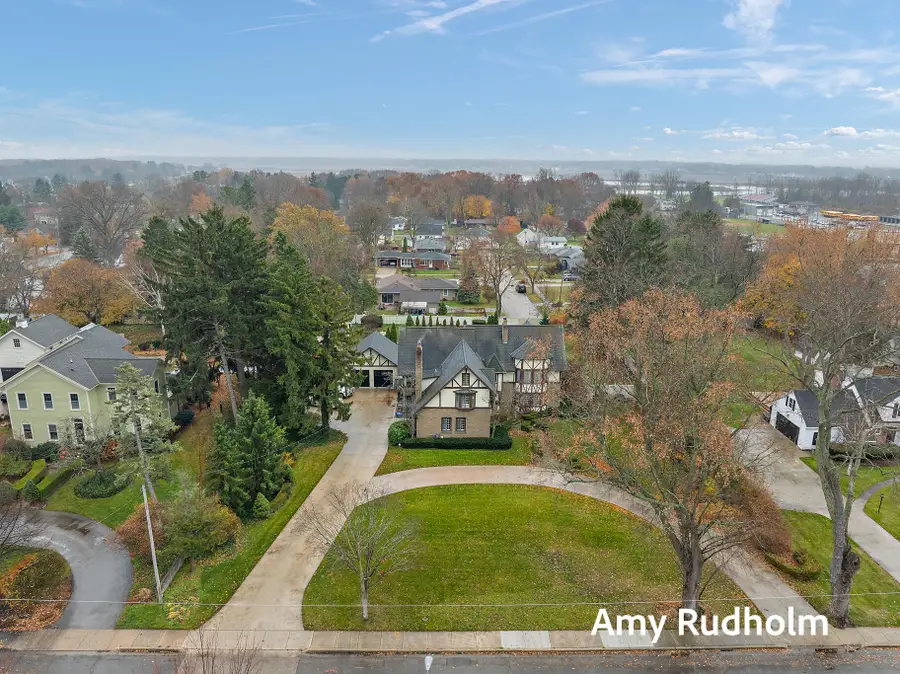 522 E River Street, Spring Lake, MI 49456 - Image #2