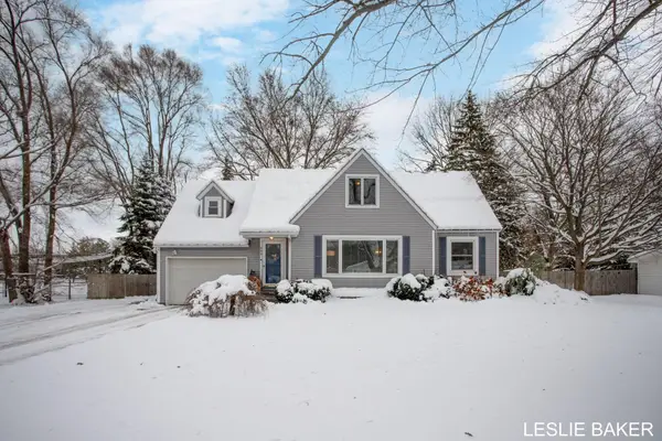 943 College Avenue, Holland, MI 49423