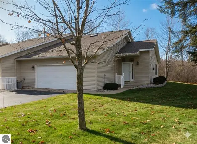 326 Woodside Circle #33, Cadillac, MI 49601 - Image #1
