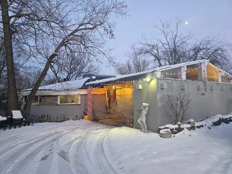 23360 Glencreek Drive, Farmington Hills, MI 48336 - Image #3