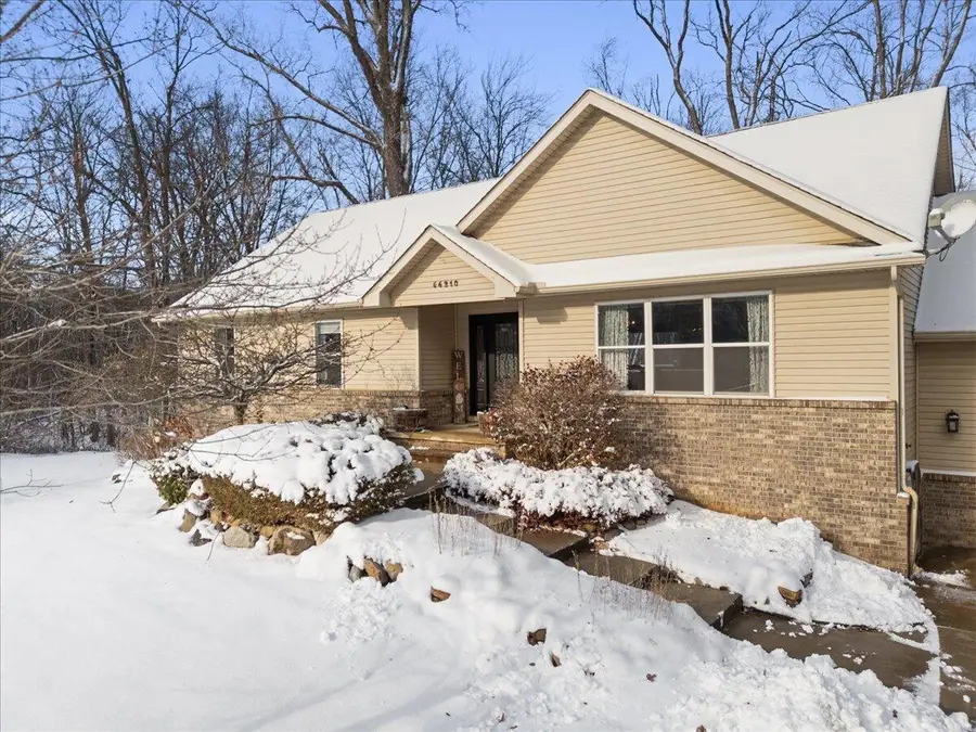 56210 11 Mile Road, New Hudson, MI 48165 - Image #2