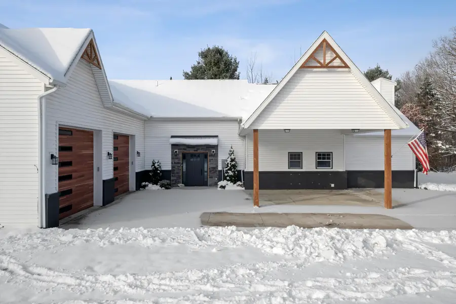 9815 Snow Pointe Drive Se, Alto, MI 49302 - Image #3