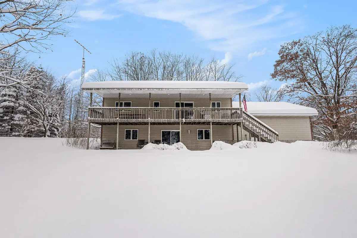 518 S 44th Avenue, Shelby, MI 49455 - Image #1
