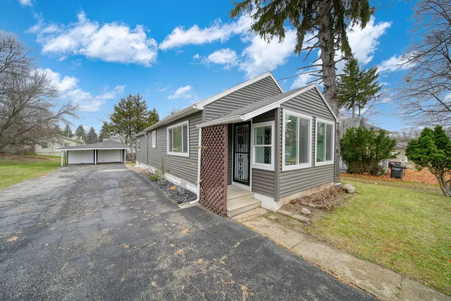 328 Adams Street, Jackson, MI 49202 - Image #2