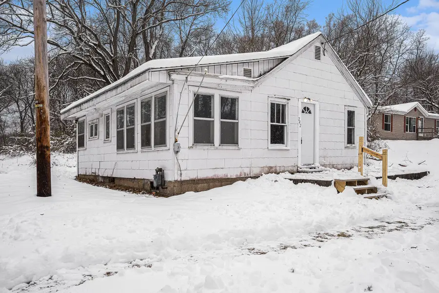 242 Higgins Street, Niles, MI 49120 - Image #2