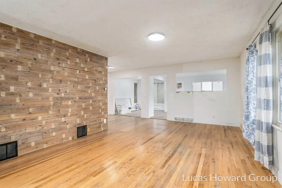 305 E Pine Street, Fremont, MI 49412 - Image #2