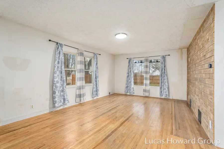 305 E Pine Street, Fremont, MI 49412 - Image #3