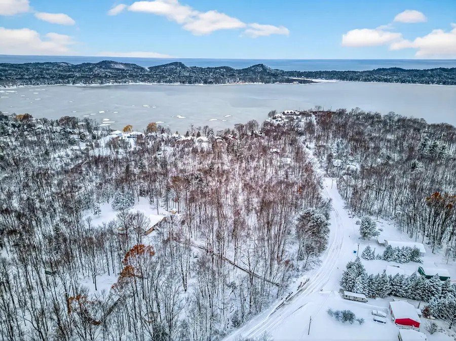 4895 W Birch Lane, Pentwater, MI 49449 - Image #2