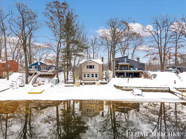 10463 Poplar Drive Ne, Rockford, MI 49341