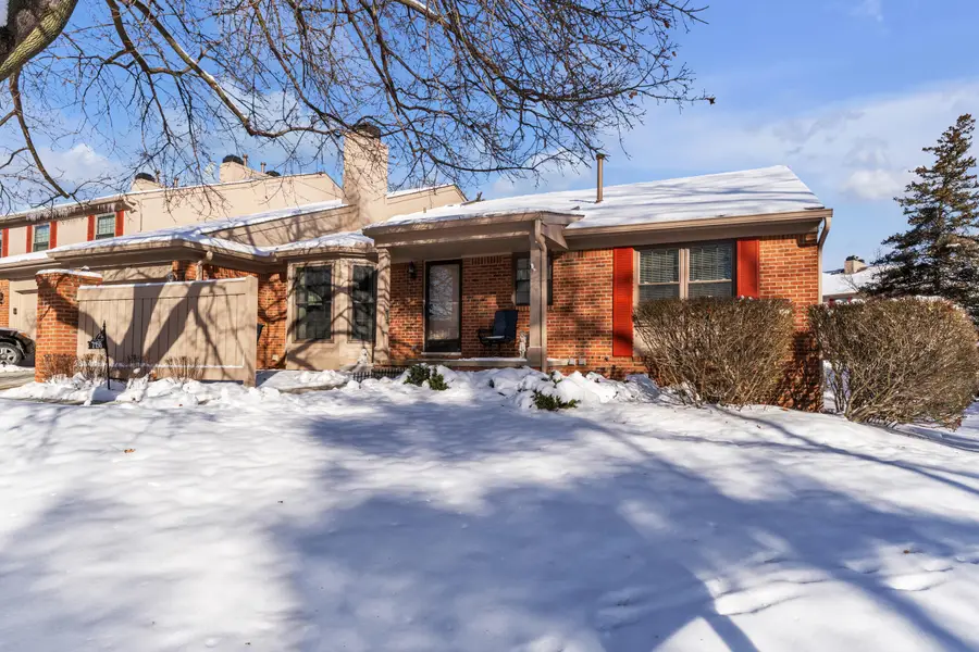7156 Sturnbridge, West Bloomfield, MI 48322 - Image #3